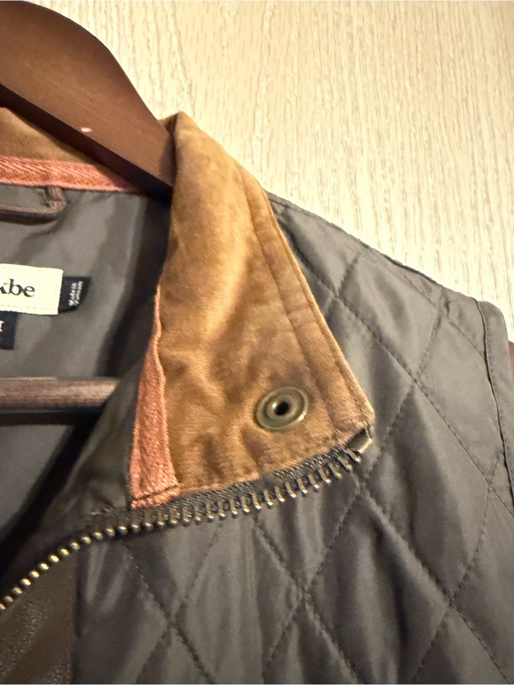 Tom Beckbe Loxley Quilted Vest- Olive Body with Tan Collar - Picture 6 of 16